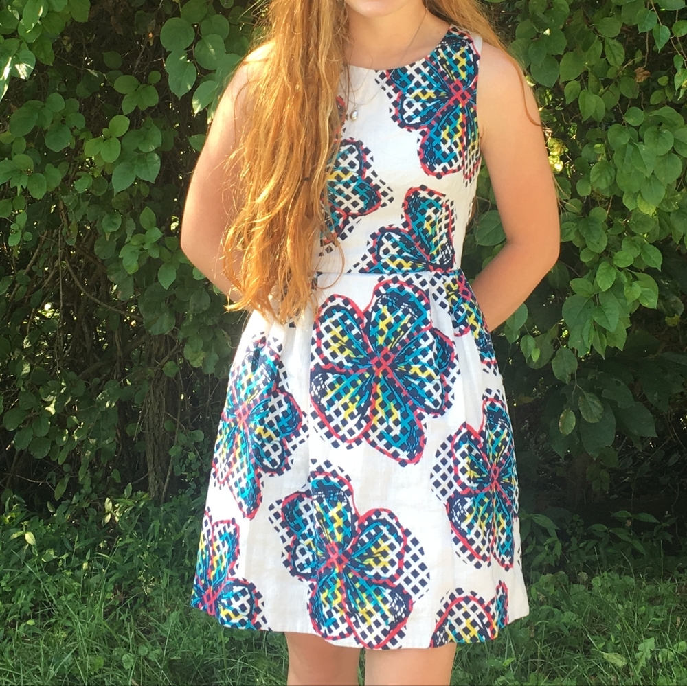 White floral print sleeveless dress size 4
